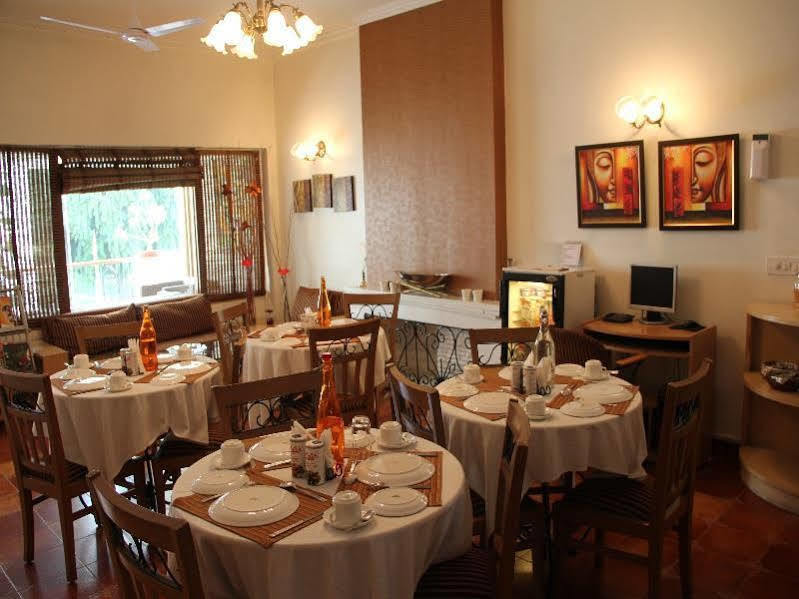 Ahuja Residency Golf Links Nova Deli Exterior foto