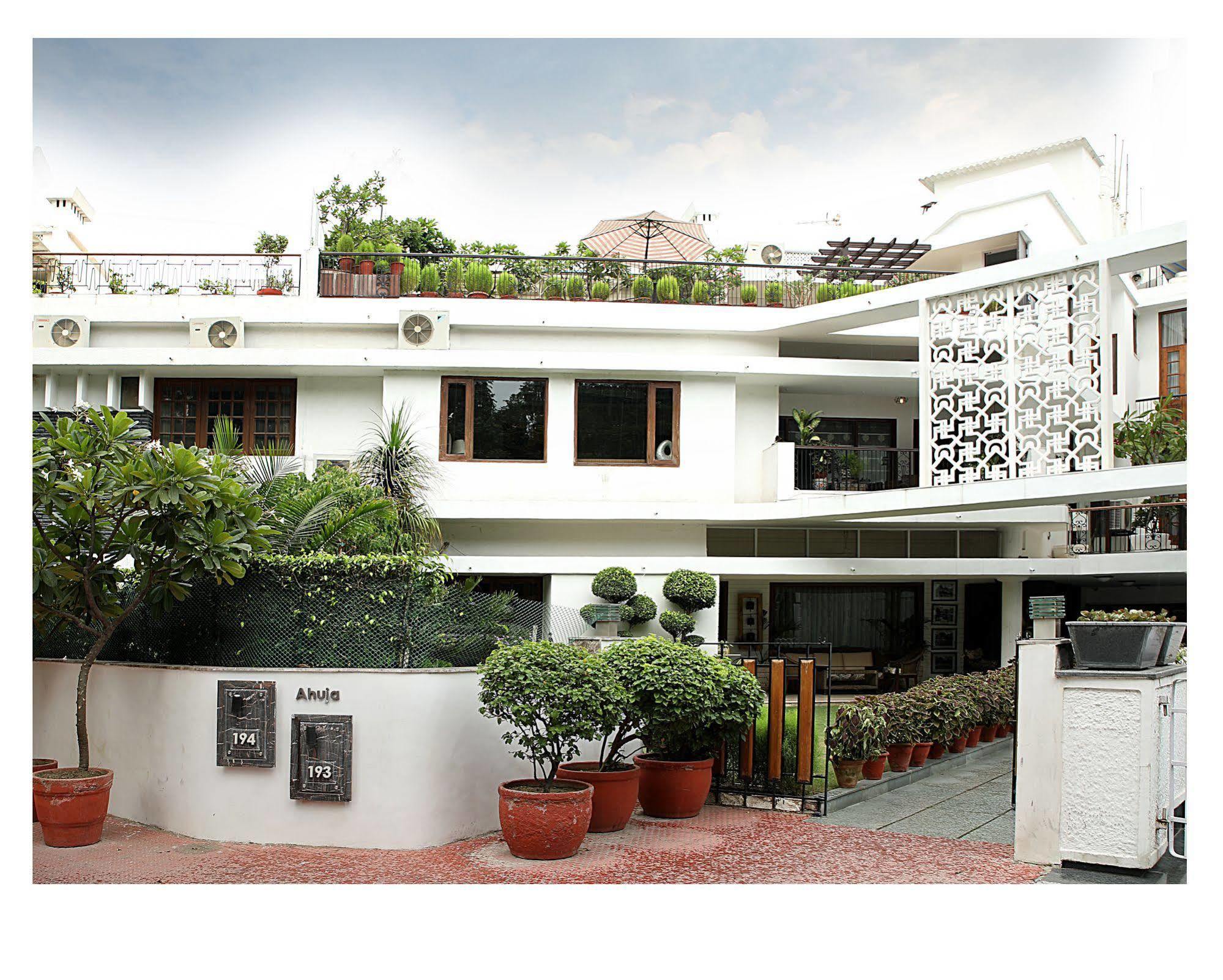 Ahuja Residency Golf Links Nova Deli Exterior foto