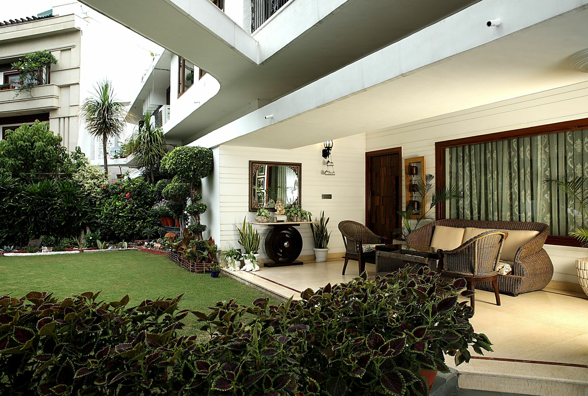 Ahuja Residency Golf Links Nova Deli Exterior foto